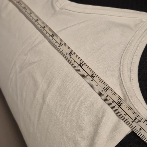 🦜 White Cami Tank Top V-Neck Adjustable Spaghetti Straps - Picture 7 of 9